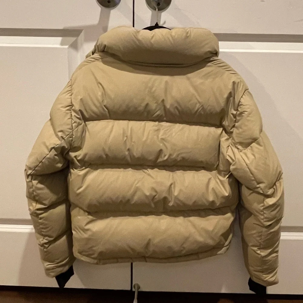 Aritzia The Super Puff Shorty Oxford Tan Sz XS NWOT - Picture 3 of 16